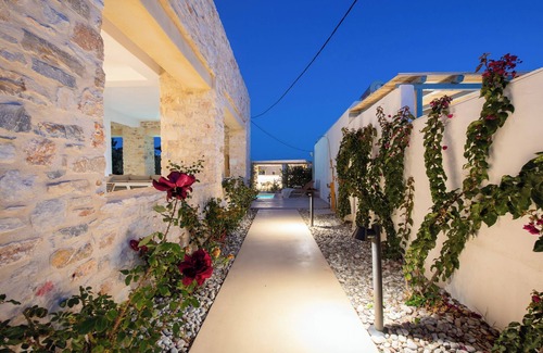 Drios Apartment | Two-Bedroom Garden Residence with Independent Pool By Triotissa Local Living B1