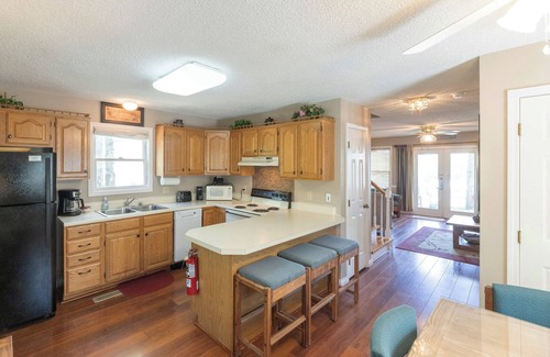 Grand Rivers Condo | Two Bedroom Harbor View Condo