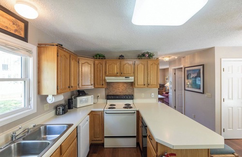 Grand Rivers Condo | Two Bedroom Harbor View Condo