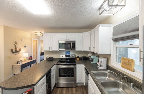 Grand Rivers Condo | Two Bedroom Harbor View Condo