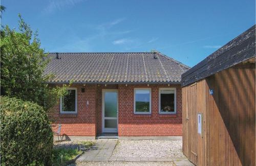 Humble House | Two-Bedroom Holiday Home In Humble