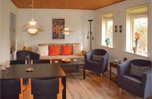 Humble House | Two-Bedroom Holiday Home In Humble