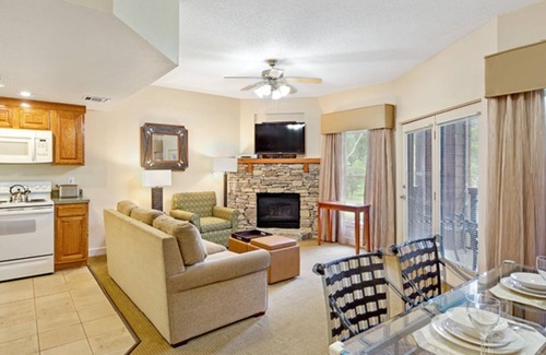 Pittman Center Condo | Two Bedroom Luxury Condo, Gatlinburg, TN (1948841)