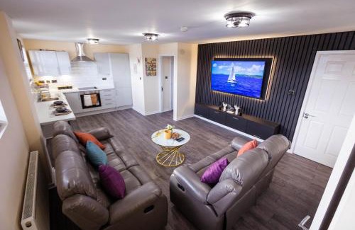 Ashton-under-Lyne Apartment | Two Bedroom Luxury RB Home