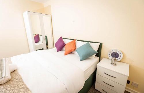 Ashton-under-Lyne Apartment | Two Bedroom Luxury RB Home