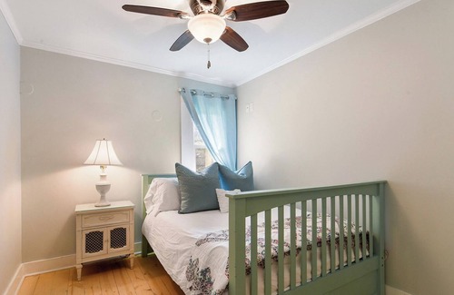 Lafayette Apartment | Two Bedroom Suite features two bedrooms, kitchen, Livingroom, and bathroom.