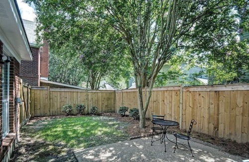 Ridgeland House | Two Bedroom Townhouse in Ridgeland