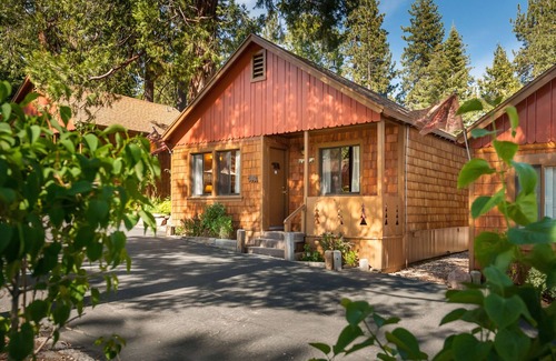 Tahoe Vista Cabin | Two Bedroom Two Bath Cabin