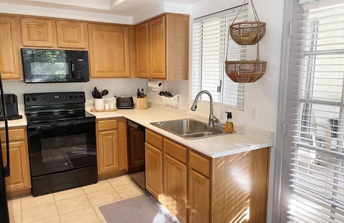 Chandler Condo | Two bedroom two bath condo located in a lake community