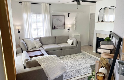 Chandler Condo | Two bedroom two bath condo located in a lake community