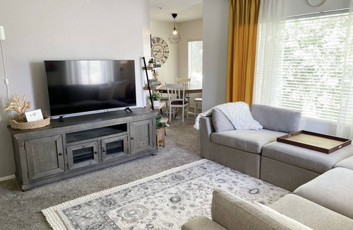 Chandler Condo | Two bedroom two bath condo located in a lake community