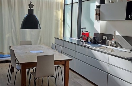Amsterdam West Apartment | Two-bedrooms apartment walking distance to the city centre