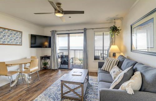 Folly Field House | Two Community pools Queen Bunk Beds Sleeper sofa Bikes & Beach Gear included