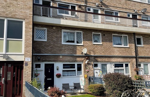 Stratford Apartment | Two double bedroom spacious home in Maryland, London