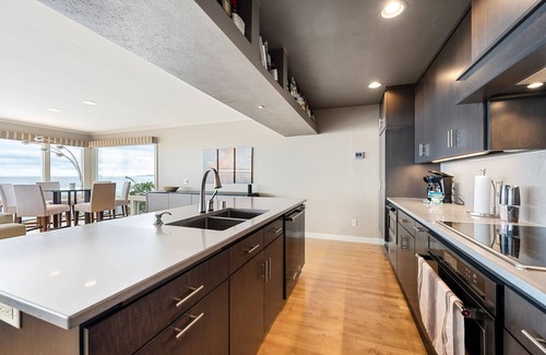 Egg Harbor House | Two Egg Harbor Waterfront Cottages with Sauna and Firepit