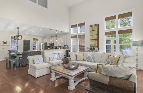 Laurel Grove House | Two Golf Carts ~ Golf Course Views ~ Pet Friendly