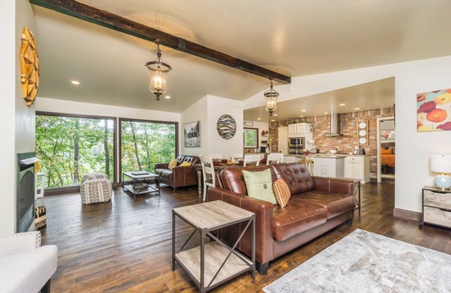 Dahlonega House | Two Houses-Minutes to Downtown/HotTub/Dog-Friendly/2-Bedroom/2-bath!