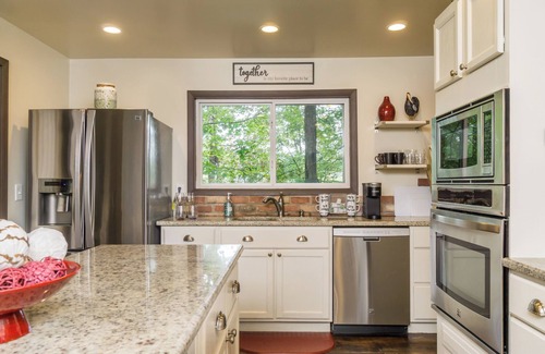 Dahlonega House | Two Houses-Minutes to Downtown/HotTub/Dog-Friendly/2-Bedroom/2-bath!