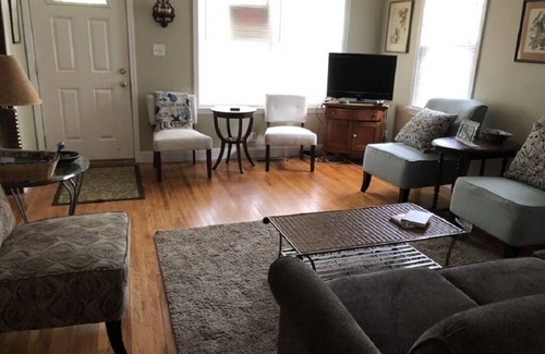 Saint Joseph House | TWO HOUSES TO LAKE MICHIGAN- downstairs three bedroom unit (also see 309683)