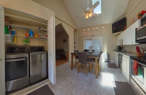 Crafton House | Two KING beds! Lots of off-street parking! Close to downtown! Pet friendly!
