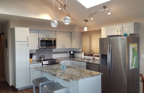 Roads End House | Two KING size beds with sweeping Ocean Views, Easy Beach Access & Game Room!