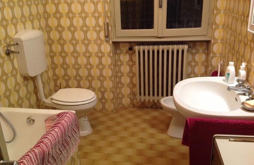 Gemonio House | Two lakes rustic apartment ground floor with garden