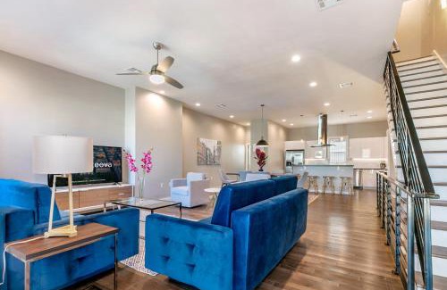 Mid-City House | Two-level Spacious Villas with Amenities