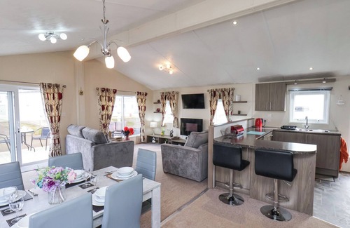 Cayton Bay Cottage | TWO LITTLE DUCKS, pet friendly, country holiday cottage in Cayton