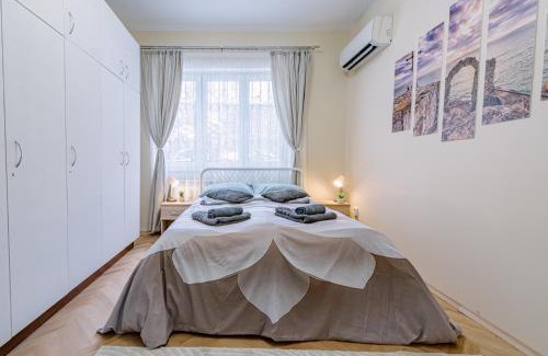 Sofia City Center Apartment | Two Luxury Condos by NDK and National Stadium with 2 Free Parking Spots