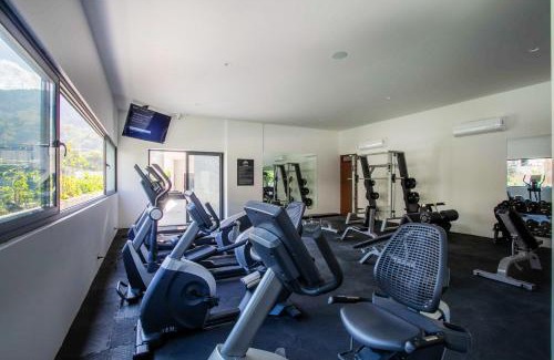 El Caloso House | Two Pools, Bar & Gym | Casa Medianoche at Oasis
