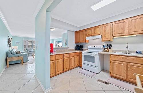 Gulf Shores Condo | TWO POOLS, FISHING PIER, PRIVATE BEACH ACCESS, COZY ACCOMMODATIONS