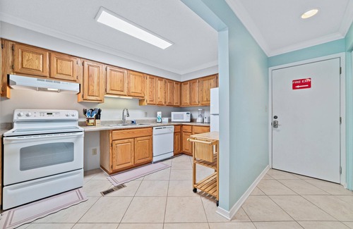 Gulf Shores Condo | TWO POOLS, FISHING PIER, PRIVATE BEACH ACCESS, COZY ACCOMMODATIONS