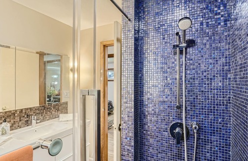 Hazelwood House | Two Primary Sweet Suites