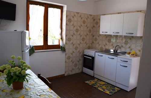 Marina di Pisciotta Apartment | Two-room apartment Limone 150 meters from the beach