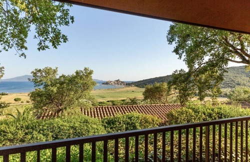 Talamone Apartment | Two-room brick apartment of approximately 35 m2 on the ground floor or first floor with air conditioning surrounded by vegetation, composed of a living room with flat-screen television, two single beds and a kitchenette equipped with stove, fridge with f