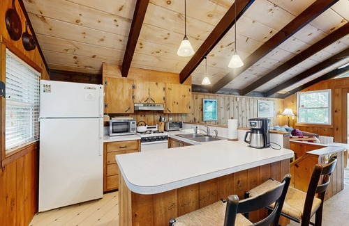 North Conway House | Two-story charming retreat w/deck, private gas grill, and private washer/dryer