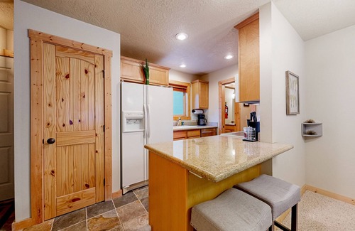 McCall Condo | Two-story condo with great patio, blocks to downtown & Payette Lake