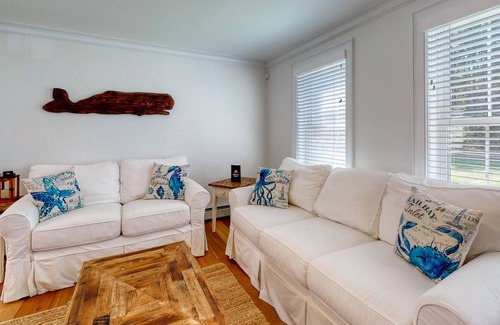 West Kennebunk House | Two-Story Family-Friendly Home w/Deck, Gas Grill, Free WiFi, Washer/Dryer, Patio