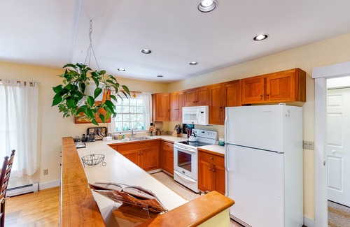 South Londonderry House | Two-story, spacious, dog-friendly house w/mountain views & large front porch