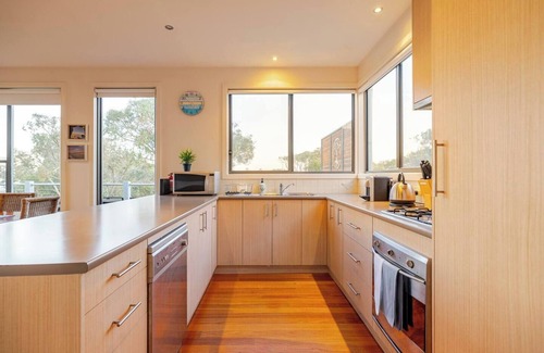 Torquay Villa | Two Story, Torquay Holiday Home with Large Balcony | Golf Course