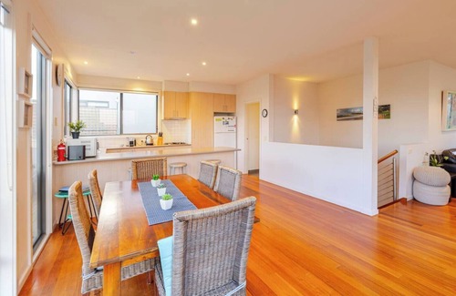Torquay Villa | Two Story, Torquay Holiday Home with Large Balcony | Golf Course