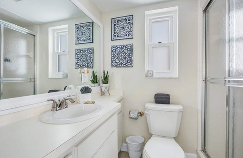 Bay Esplanade Condo | Two Story Waterfront Suite