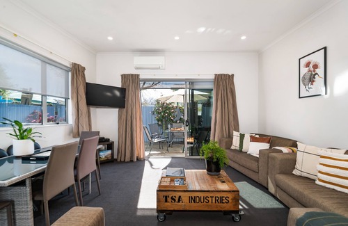 Blenheim Hotel | Two Tree Lodge