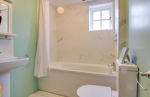 Chediston House | Twosome - One Bedroom House, Sleeps 2