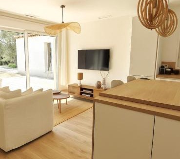 Eguilles House | Ty Aguïo