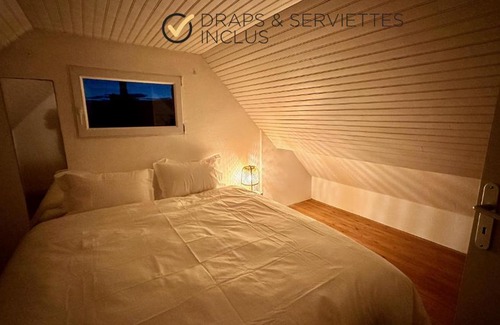 Ploudalmezeau House | TY BULLE - Logement insolite les pieds dans l'eau