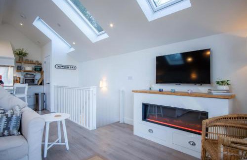 Oxwich House | Ty Florence - 3 Bedroom Cottage - Bayview Oxwich