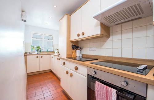St Brides Cottage | Ty Gwyn Farmhouse, Holiday Cottage Whitesands, Sleeps 9, 5 bedrooms, bathrooms
