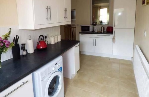Burry Port Cottage | TY TWT, pet friendly, country holiday cottage in Burry Port
