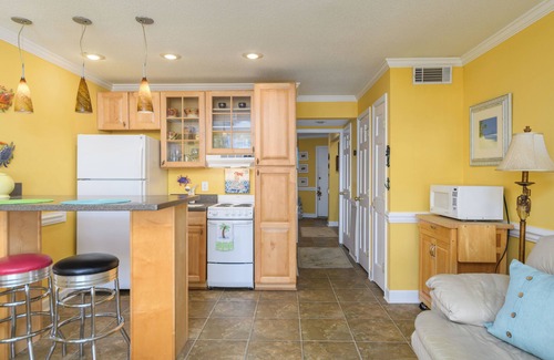 Tybee Island Condo | Tybee Island condo in the Savannah Beach and Racquet Club